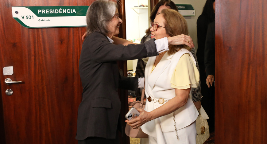 A imagem mostra a entrada do gabinete da presidente do TSE, ministra Cármen Lúcia, identificada ...