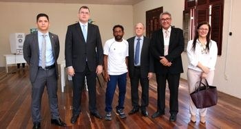 EJE e Ouvidoria visitam comunidades indígenas e quilombolas no dia da eleição Foram visitados o Centro Cultural Quilombola Negro Cazuza, em Horizonte, e a Escola Diferenciada...