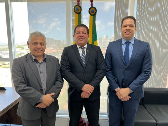 Presidente do TRE-CE recebe nova visita do reitor do IFCE Presidente do TRE-CE recebe nova visita do reitor do IFCE