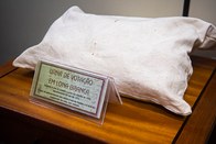 Começou a ser utilizada em 1950, permanecendo até 1974. O zíper da urna era lacrado com arame e ...