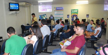 Movimentação de eleitores na Central de Atendimento em Fortaleza