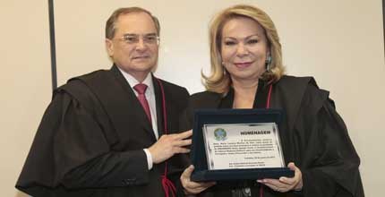 TRE-CE Despedida desa. Iracema placa Despedida desa. Iracema placa