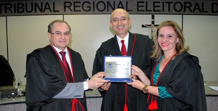 TRE-CE Despedida Juiz Luís Praxedes Sessão que marcou despedida do juiz federal Luís Praxedes da Corte do TRE-CE