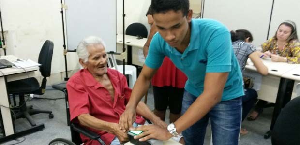 TRE-CE Eleitor de 100 anos Eleitor de 100 anos