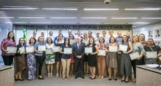 TRE-CE homenageia servidores aposentados e com 30 anos de exercício em 2019 