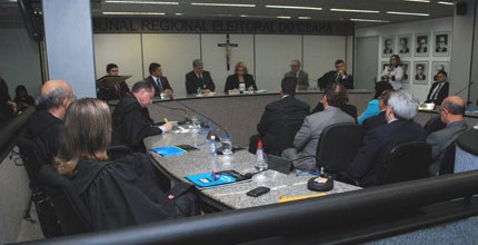 TRE-CE Homenagem ao Desembargador Ademar Sessão solene da Corte do TRE-CE, em homenagem ao ex-presidente do tribunal, des. Ademar Mendes ...