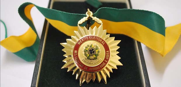 TRE-CE Medalha mérito eleitoral 620 x 300 Medalha mérito eleitoral