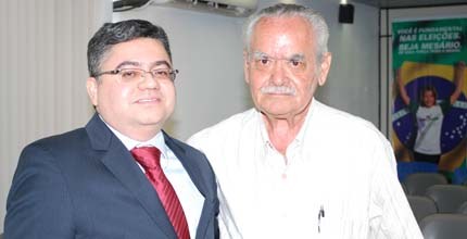 TRE-CE Mesário voluntário com 72 anos e juiz da CRE Mesário voluntário com 72 anos de idade - eleições 2012