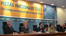 Foto da mesa do CNJ - lançamento do Relatório final 2011