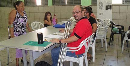 TRE-CE - Pessoas com deficiência na seção eleitoral Pessoas com deficiência - eleitores e mesários - na seção eleitoral para votação nas eleições de...