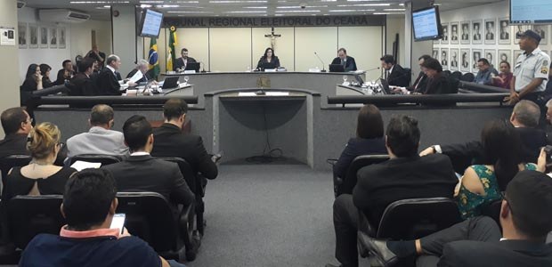 TRE-CE Pleno 14-8 TRE-CE Pleno 14-8