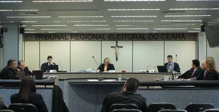 TRE-CE pleno agosto 2014 Foto da sessão plenária do TRE-CE.