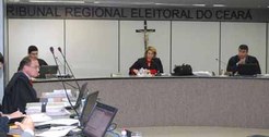 Na sessão plenária, foi assinado, pelo corregedor e vice-presidente do TRE, desembargador Antôni...