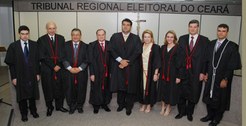 Posse na Corte do TRE Joriza Magalhães e Mauro Liberato