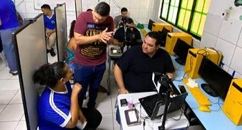 TRE-CE realiza ação no Instituto Cearense de Educação de Surdos Durante todo o dia, alunos, familiares, professores e o corpo funcional da instituição foram ate...