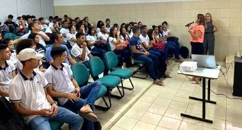 TRE-CE realiza alistamento eleitoral e palestras em escolas da capital Ao todo, foram emitidos 632 títulos e 571 estudantes participaram de palestra sobre segurança do...