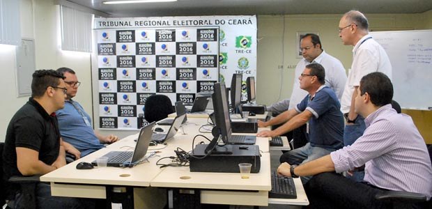 TRE-CE recebe servidores do TSE para testes de sistema TRE-CE recebe servidores do TSE para testes de sistema