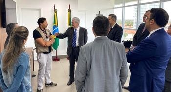 TRE-CE recebe visita da Missão de Observação Eleitoral da OEA O presidente deu as boas-vindas, colocando o Tribunal à disposição da Missão e ressaltando a efi...