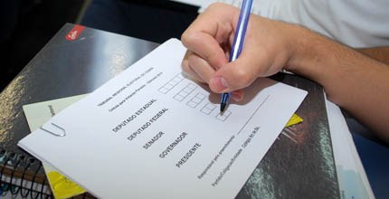 TRE-CE recolhe cédulas eleitorais para a Votação Paralela Cédulas para votação paralela, 2014