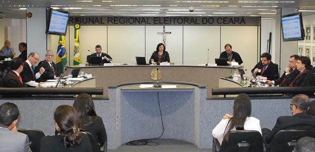 TRE-CE Sessão cassação 17 de abril frente 620 x 300 Sessão cassação 17 de abril frente