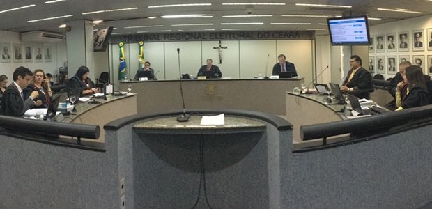 TRE-CE Sessão plenária de 4 de abril 620 x 300 Sessão plenária de 4 de abril