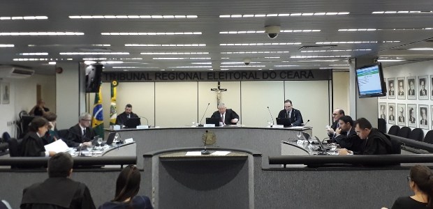 TRE-CE sessão pleno 2019 - dra daniela
