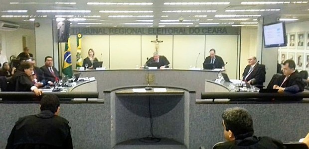 Sessão Pleno suspende eleições Cascavel