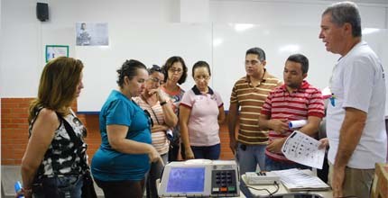 Mesários de Fortaleza em treinamento de urnas 2014