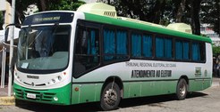 Ônibus da unidade móvel do TRE-CE
