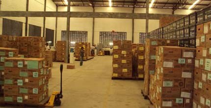 TRE-CE - Depósito de urnas em Fortaleza Urnas eletrônicas são levadas do depósito para os locais de votação em Fortaleza