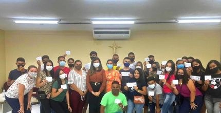 86ª ZE realiza atendimento de jovens. Descrição após a notícia. 