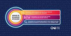 Banner na horizontal de fundo azul. Ao centro, a logo dos webinários ( formada por um círculo co...