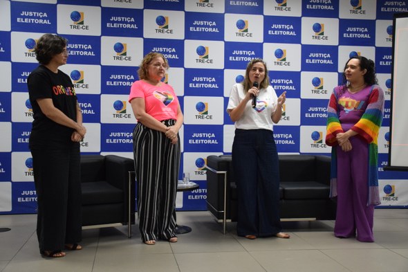 Diversidade em pauta: TRE-CE celebra o Mês do Orgulho LGBTQIAPN+ com evento Registros fotográfico feito durante o evento em alusão ao Mês do Orgulho LGBTQIAPN+, na sala da ...