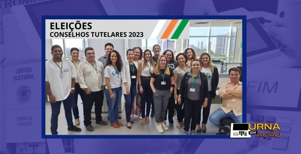 A imagem gráfico é uma moldura de foto. Nela, servidores do TRE-CE estão reunidos.