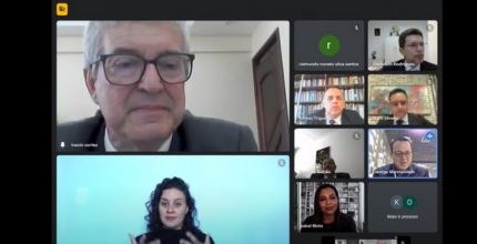 Juiz federal George Marmelstein despede-se do Pleno Imagem retangular de imagem da sessão online. Em destaque, no lado esquerdo, estão o desembargad...