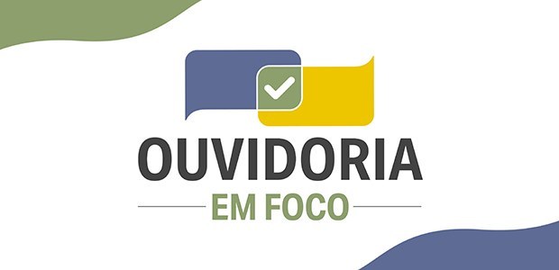 A imagem é uma peça gráfica horizontal de fundo branco com detalhes ondulados nos cantos: uma fo...