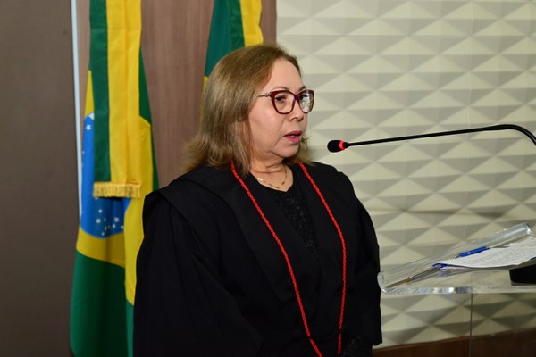 Pleno do TRE-CE dá posse à Luciana Madruga como desembargadora eleitoral