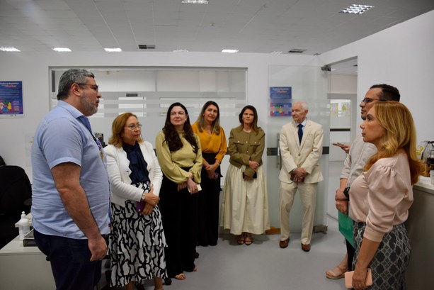 Presidência do TRE-CE reforça compromisso em reformar sede dos cartórios da capital Registros fotográficos feitos durante visita aos cartórios do Fórum Eleitoral Ana Georgina de An...