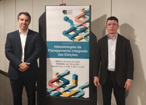 Servidores do TRE-CE participam de encontro nacional sobre planejamento integrado das eleições Registro fotográfico feito durante o Encontro Metodologias de Planejamento Integrado das Eleiçõe...