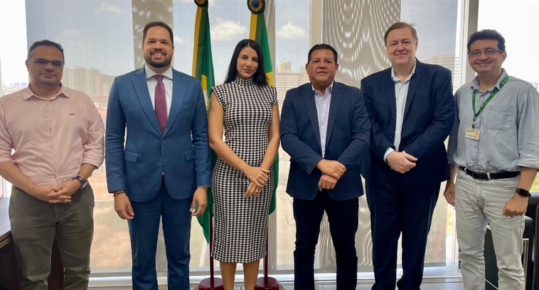 TRE-CE alinha ações com Rede Cearense de Cooperação e Inteligência Judiciária Registro fotográfico feito na sala da Presidência do TRE-CE. Estão presentes seis pessoas, sendo...