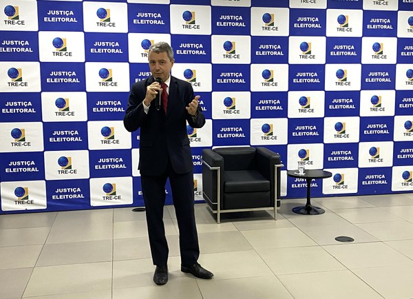 TRE-CE capacita servidores e juízes com curso sobre “Registro de Candidaturas e Ação de Impugnação”