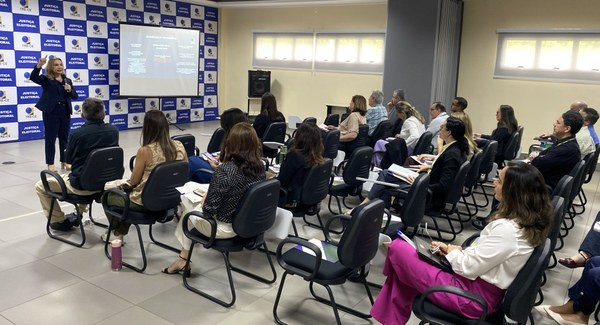 TRE-CE capacita servidores e juízes com curso sobre “Registro de Candidaturas e Ação de Impugnação”