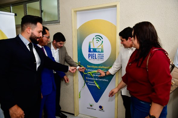 TRE-CE conclui as primeiras inaugurações de PIELs em 14 cidades do sul do Estado Registro fotográfico feito durante as inaugurações dos Pontos de Inclusão Eleitoral. Cinco pesso...