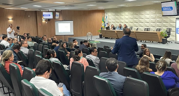 TRE-CE divulga distribuição do horário eleitoral gratuito de Fortaleza Registro fotográfico feito no Auditório do TRE-CE, em Fortaleza. Os participantes do momento est...