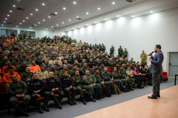 TRE-CE e AESP iniciam capacitação de servidores e agentes da segurança pública sobre crimes eleitorais Registro fotográfico feito no auditório do Centro Integrado de Segurança Pública (CISP). Nele, o...