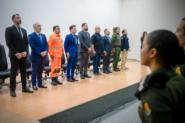 TRE-CE e AESP iniciam capacitação de servidores e agentes da segurança pública sobre crimes eleitorais Registro fotográfico feito no auditório do Centro Integrado de Segurança Pública (CISP). Nele, n...