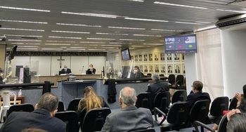 TRE-CE mantém cassação de chapa em Potengi e multa por aglomeração em Iracema Foto registrada na sessão do Pleno desta quinta-feira, 21/10. Descrição da imagem no final da no...