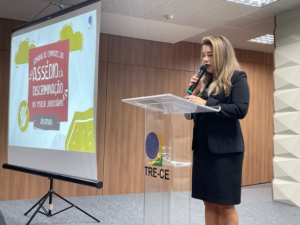 TRE-CE promove Semana de Combate ao Assédio e à Discriminação e assina Acordo de cooperação técnica Registro fotográfico realizado no auditório do TRE-CE durante a abertura da Semana de Combate ao...
