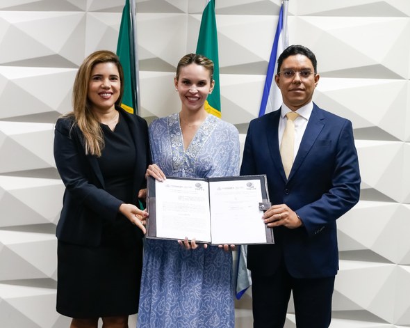 TRE-CE promove Semana de Combate ao Assédio e à Discriminação e assina Acordo de cooperação técnica Registros fotográficos realizados no auditório do TRE-CE durante a abertura da Semana de Combate...