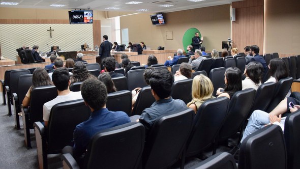 TRE-CE recebe visita guiada de estudantes de Direito da UFC Registro fotográfico feito durante a visita dos alunos do curso de Direito da UFC nas instalaçõe...
